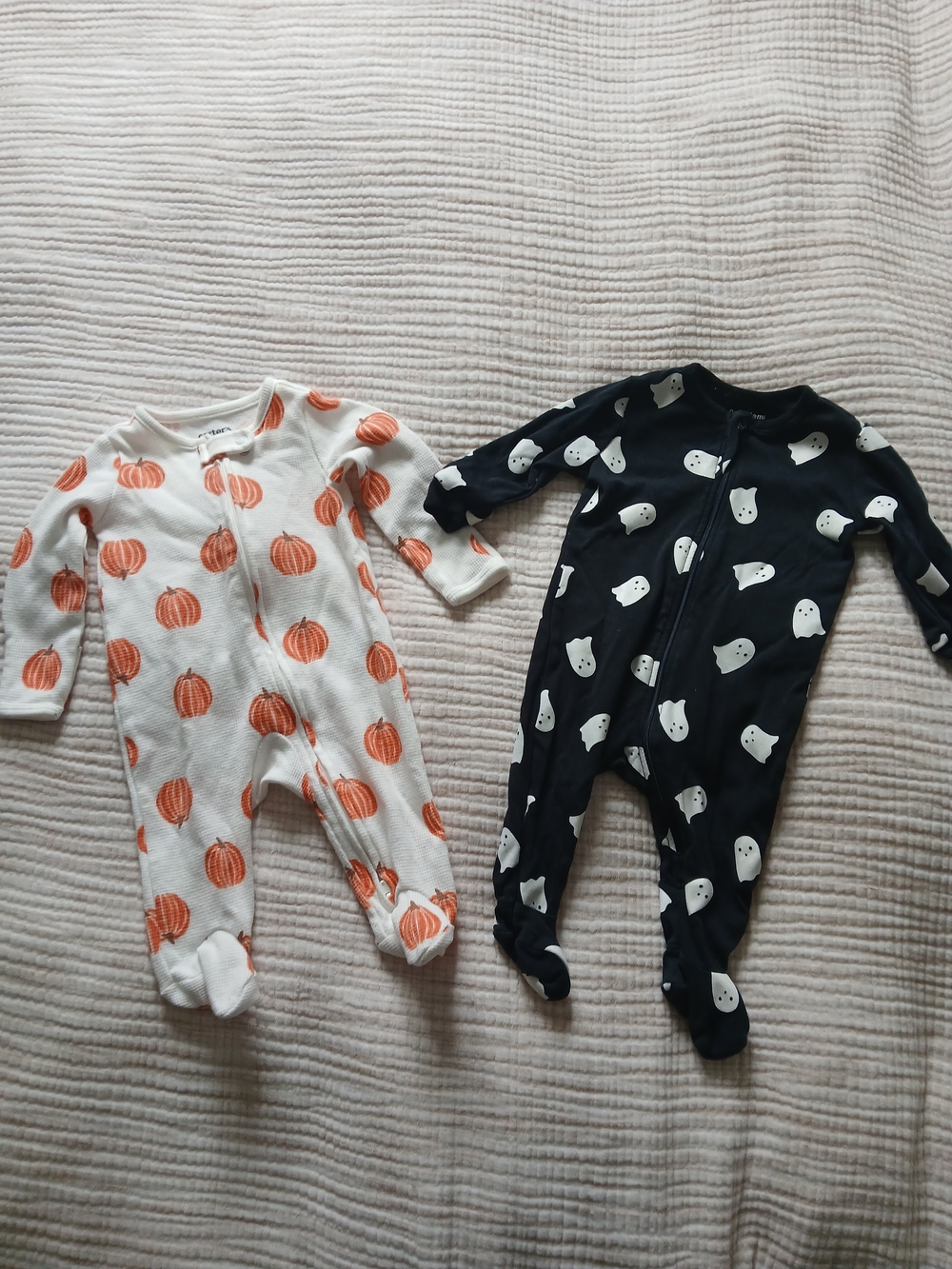 Halloween Baby Pyjamas / Carter's And Petit Lem Footed One-Piece Pajamas